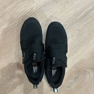 TIEM Women's Black Athletic Shoes spin shoes size 8